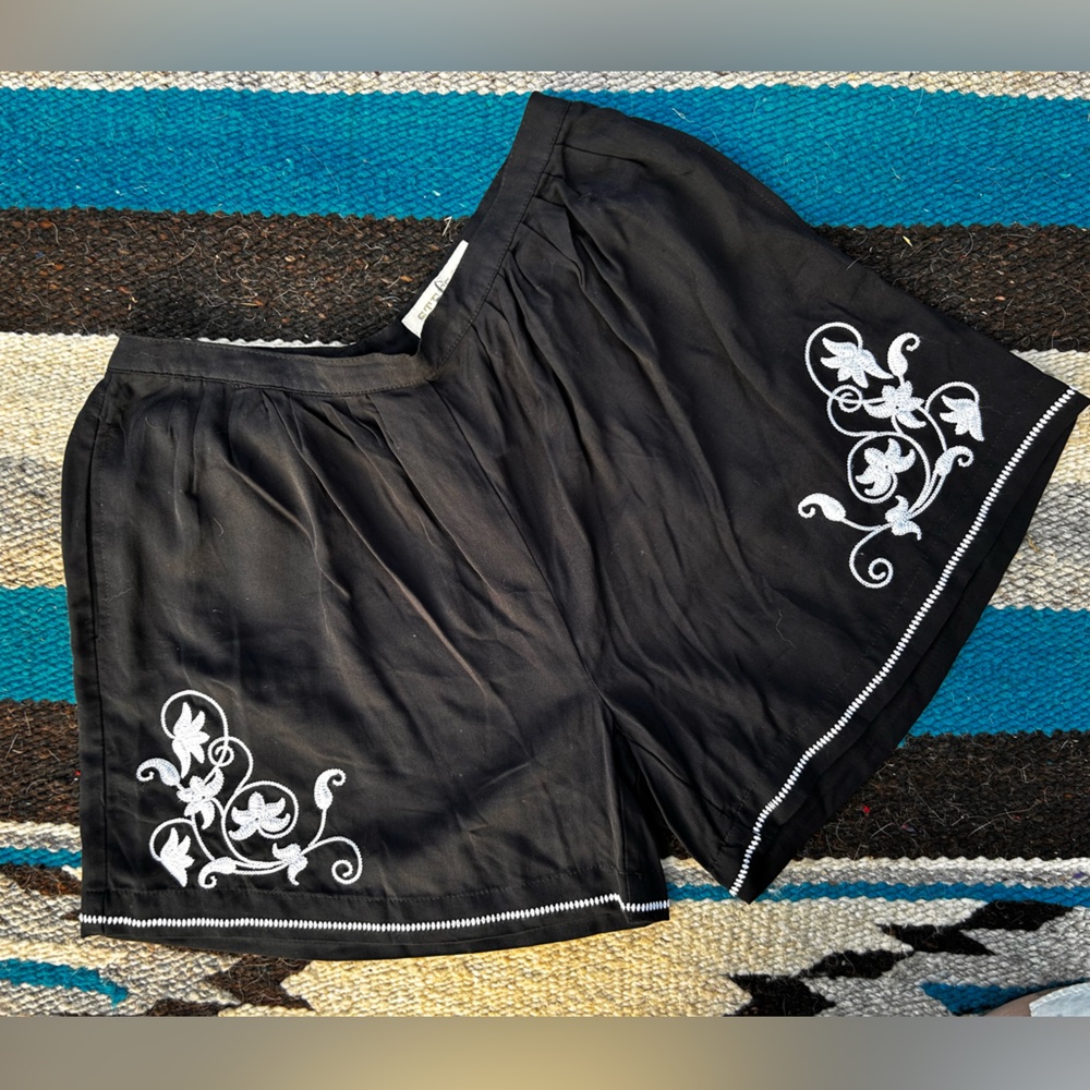 Women’s Stetson Embroidered Shorts